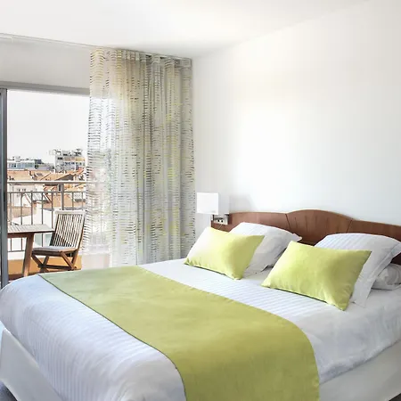 Abrial Hotell 3*
